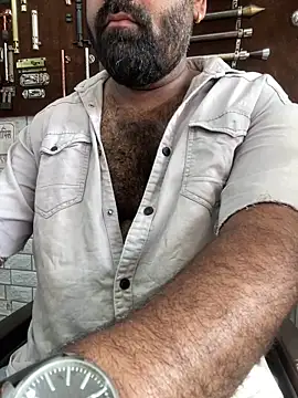 Daddywild: διαδικτυακό σόου στην κάμερα