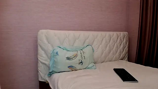 PrettyTayaOne live XXX chat