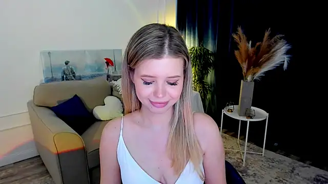 FollowLovee Live XXX Chat
