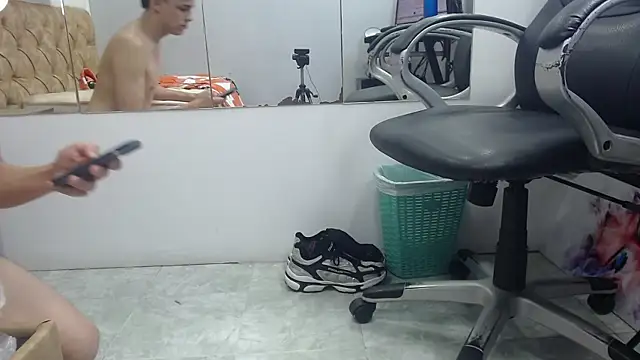 Ethanx18_'s Webcam Show