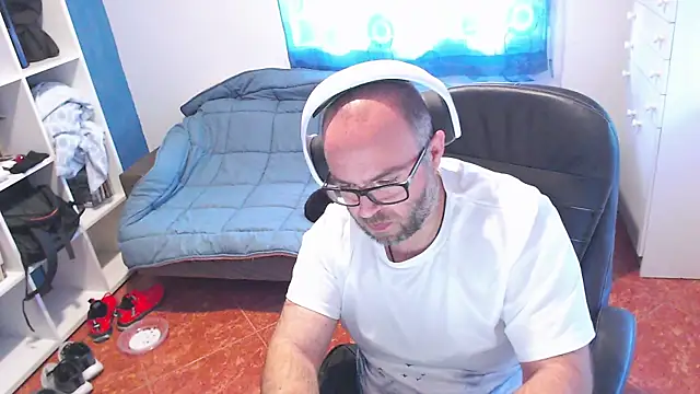 ravingr4d4 webkamerás műsora