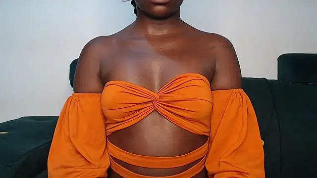 Nylah_ Show in webcam