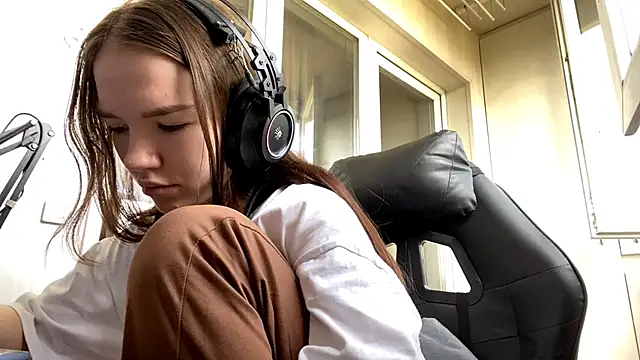 Chat +18 de FewerCadre ao vivo