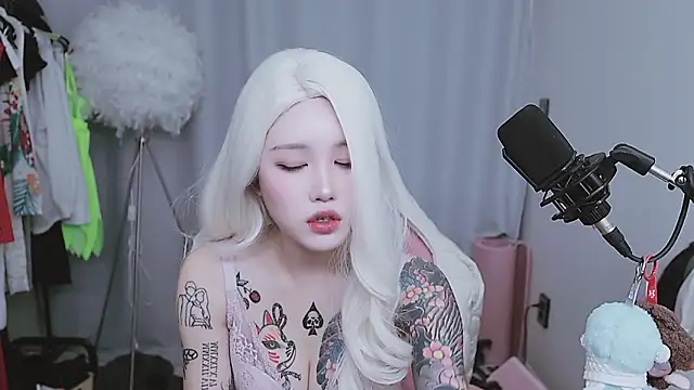 MISA_02 লাইভ XXX চ্যাট
