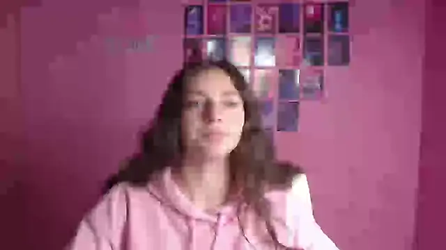 KissMeJulia's Live XXX Chat