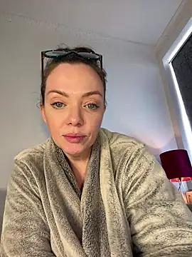 Chat +18 de FemDom_RubyKnightXXO ao vivo