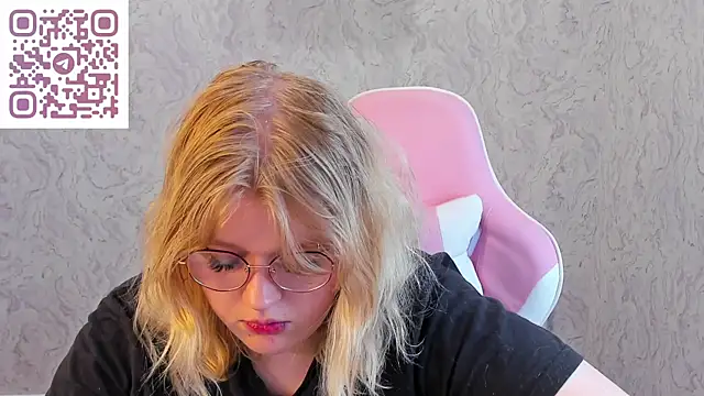 luna_c0ra's Live XXX Chat