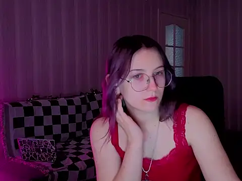 violet-siren-x Adlı Modelin Canlı XXX Sohbeti