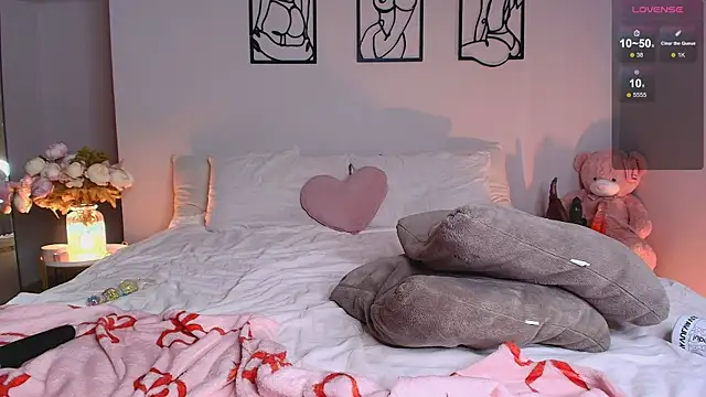 Erica_angel Show in webcam