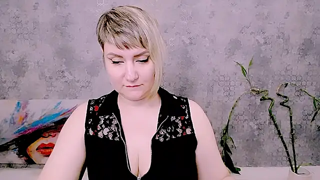 Djullia Chat XXX live