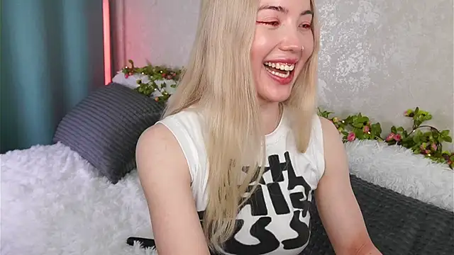 LindaThackerr Live XXX-Chat