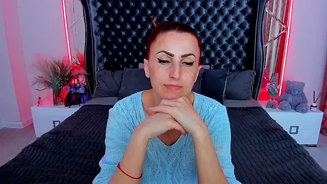 Chatroom XXX en direct de Rebecca_Diamond