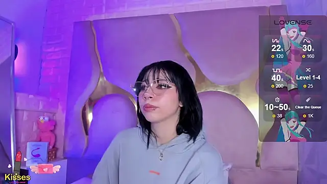Chat +18 de NaniiSisy ao vivo