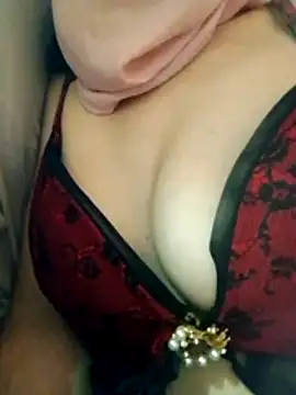 Almas-arabic Adlı Modelin Canlı XXX Sohbeti