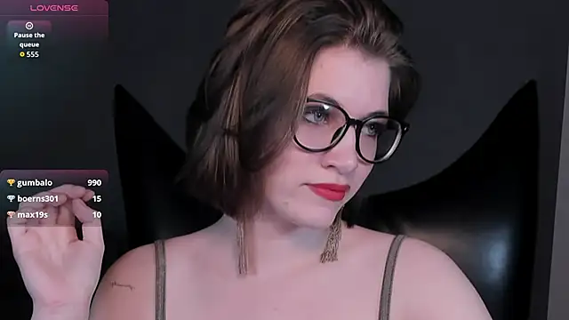 XXX chat uživo modela CathyAdams