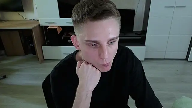 angryzan webkamerás műsora