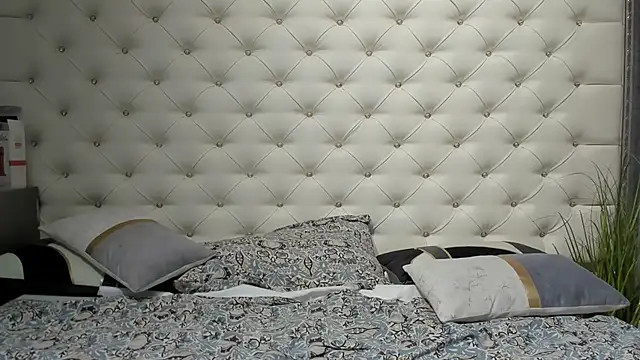AmiellaRose Adlı Modelin Web Kamerası Şovu