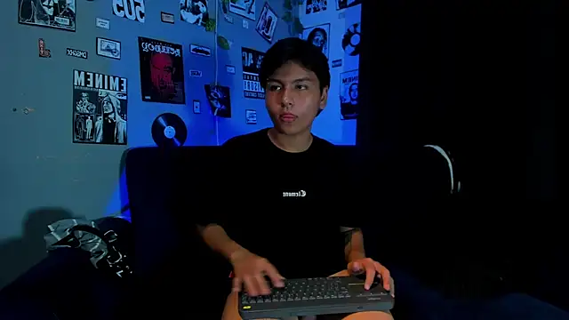 Show modela _maximo_1 na web-kameri