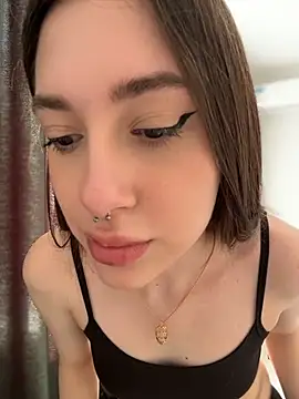 BOOMFOXYn Live XXX chat