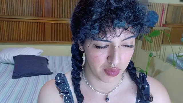Eli666uwu Chat XXX in diretta