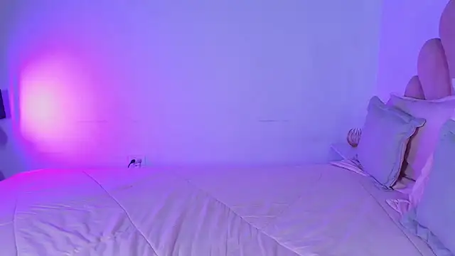 Czat XXX na żywo – MiaColucci18