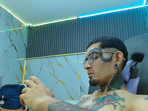 Boy_tatto77's Live XXX Chat