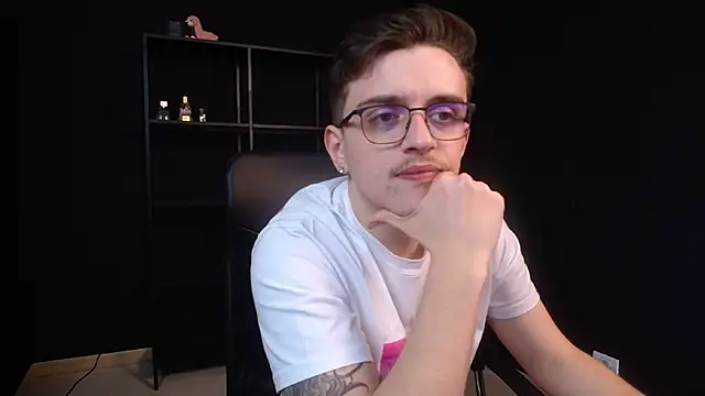 Chatroom XXX en direct de FelixStarkk
