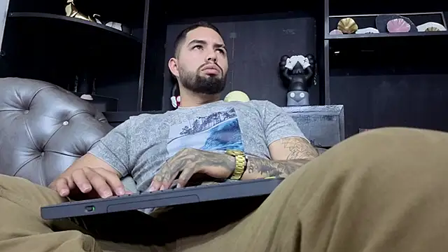 matteosantos Show in webcam
