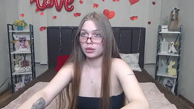 LaraPika Live XXX-Chat