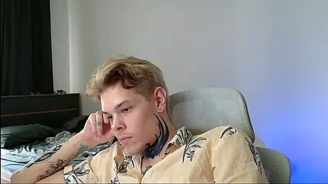 DENIS_HERE 网络视讯表演