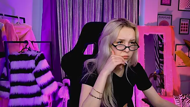 Chatroom XXX en direct de MaoqiBeverly