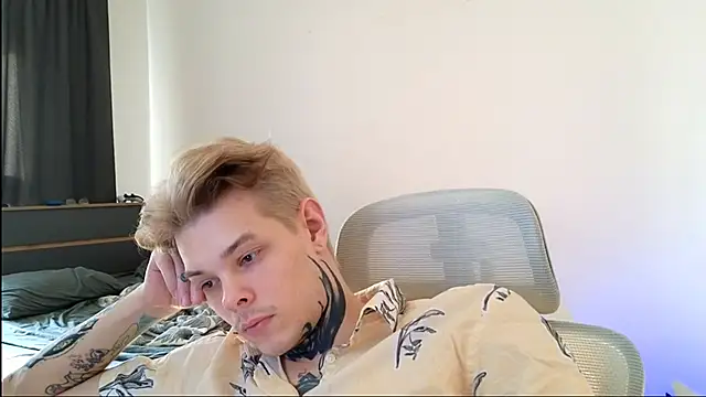 DENIS_HERE's Webcam Show