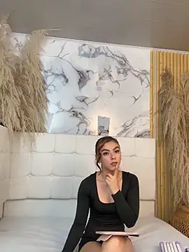 __Nahomy live XXX chat