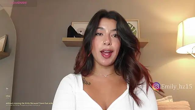 Missemily_11 Adlı Modelin Canlı XXX Sohbeti