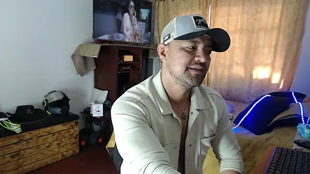 AlejoMoretti Webcamshow