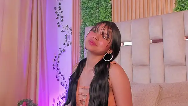Zasha_nm Adlı Modelin Canlı XXX Sohbeti