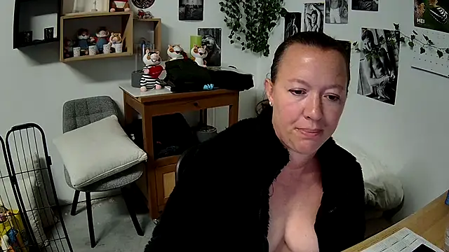 AnyaKrey@xh Adlı Modelin Canlı XXX Sohbeti