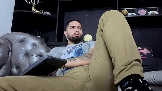 XXX chat uživo modela matteosantos