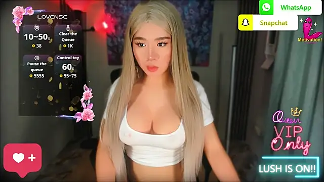 xBigSurpriseLorainex's Webcam Show