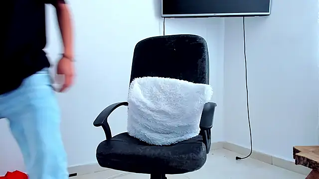 Živý XXX chat Chandler_ken