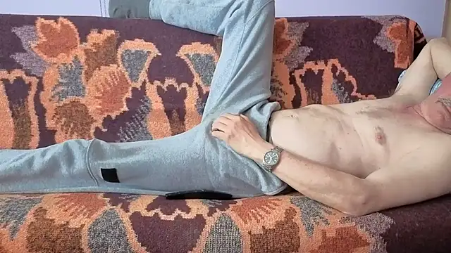 Show modela cumloverboyxx69 na web-kameri