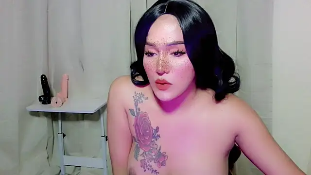 ChloeAsian's Webcam Show