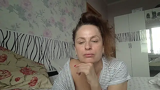 دردشة LindaStarS الجنسية المباشرة