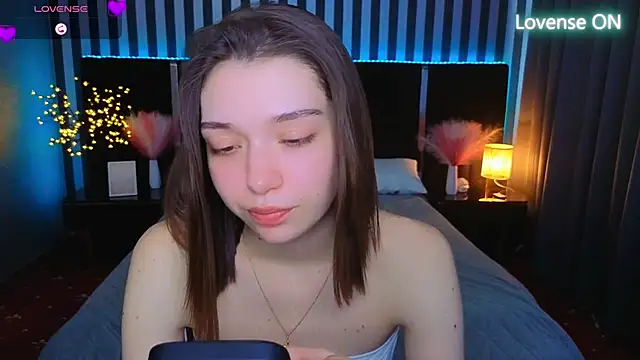 Cherry_Wipe's Live XXX Chat