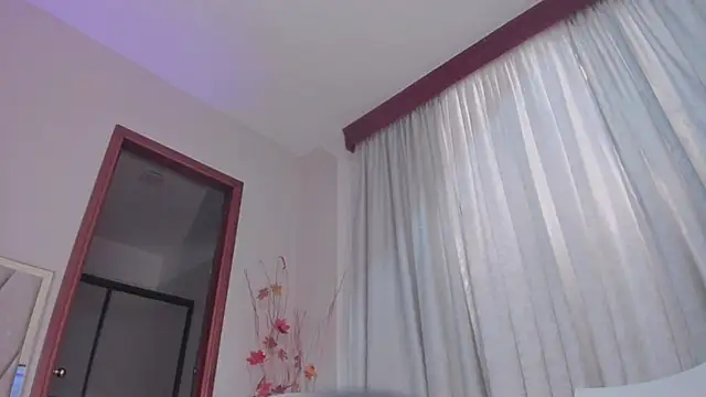 Chat +18 de SeleneLujan ao vivo