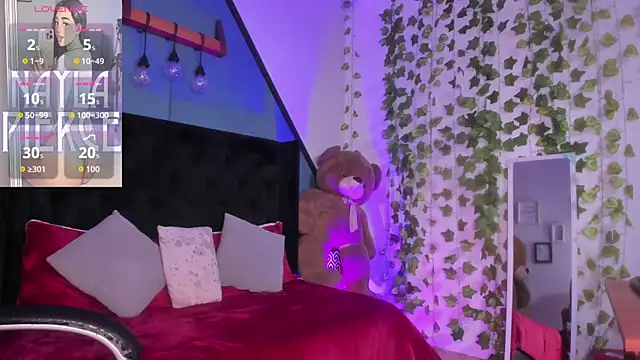 Nayla_Pierce Webcamshow
