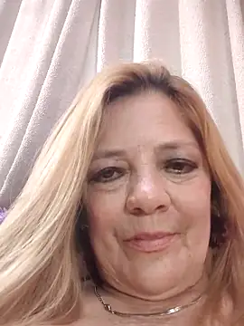 Chat +18 de karlaanqui1 ao vivo