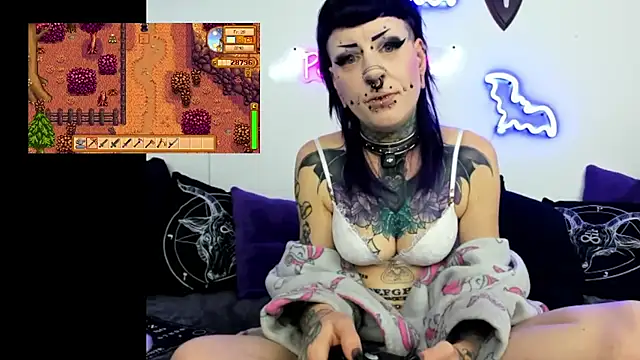 Purple_Coffin666 Chat XXX in diretta
