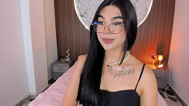 RoseCassie: διαδικτυακό σόου στην κάμερα