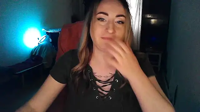 Show modela FoxyAnn12 na web-kameri